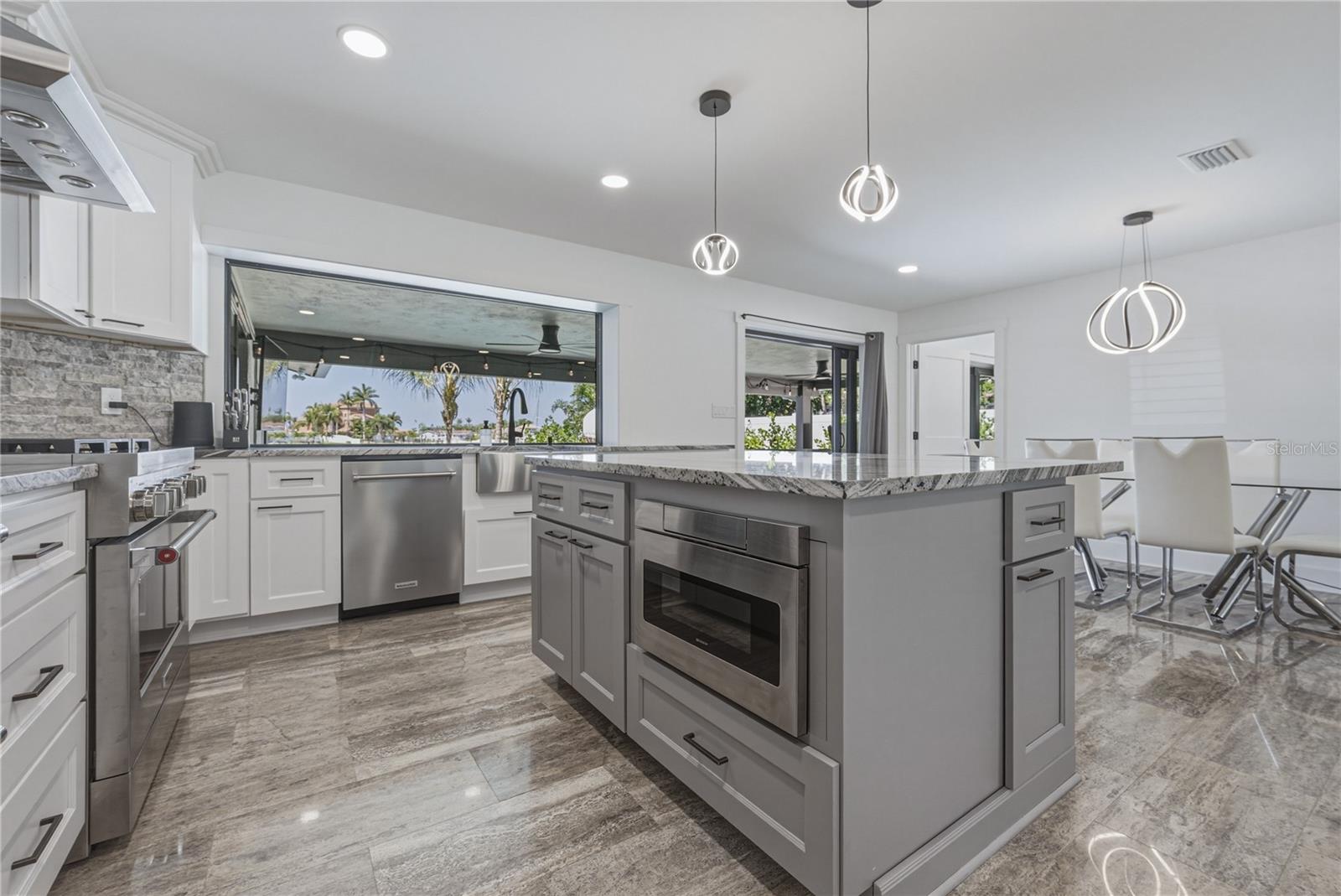 4201 37th, St Petersburg, FL 33711