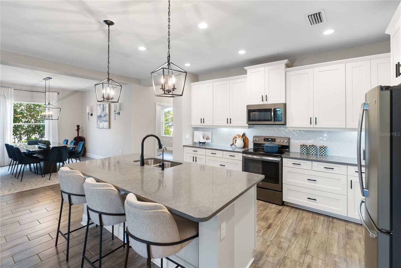 1215 Thornbury, Parrish, FL 34219