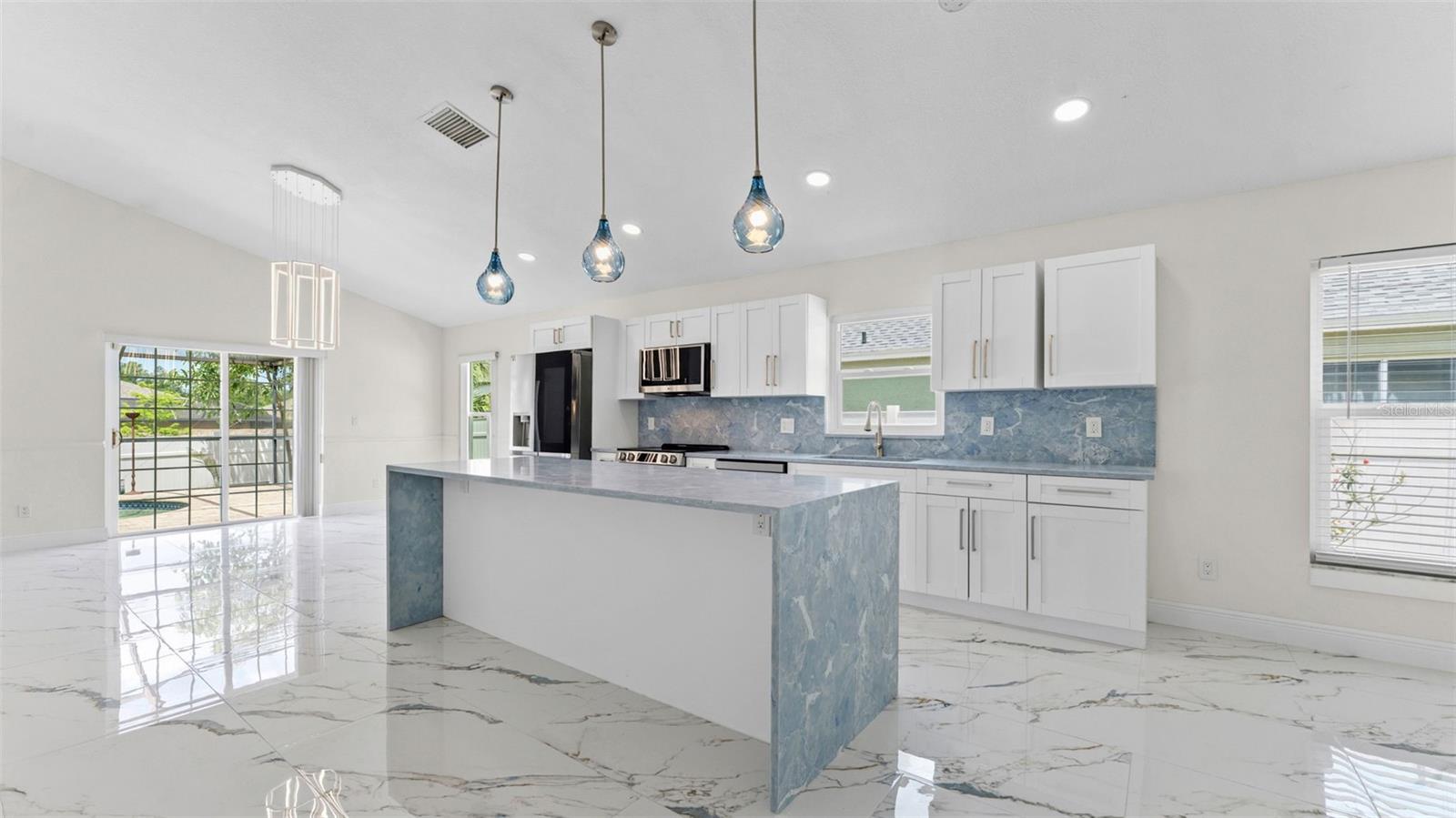 11708 Carrollwood Cove, Tampa, FL 33624