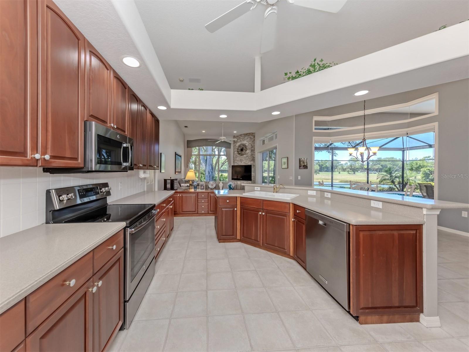 2120 Muskogee, Nokomis, FL 34275