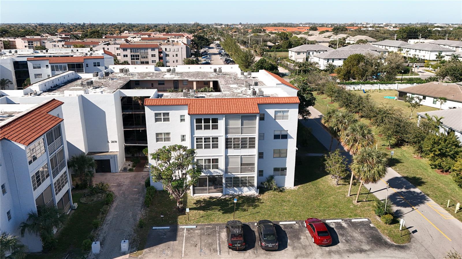 2850 Somerset Unit 204l, Lauderdale Lakes, FL 33311