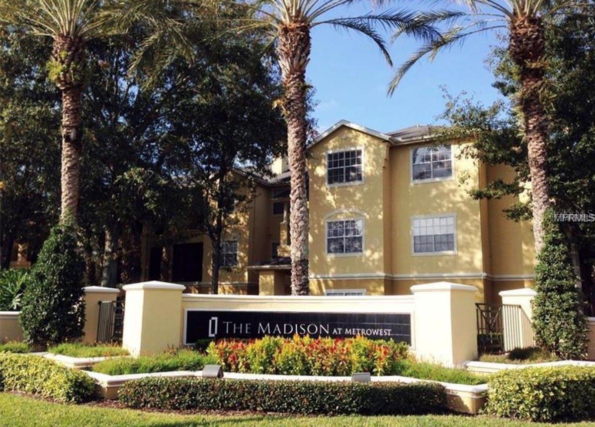 2600 Robert Trent Jones Unit 914, Orlando, FL 32835
