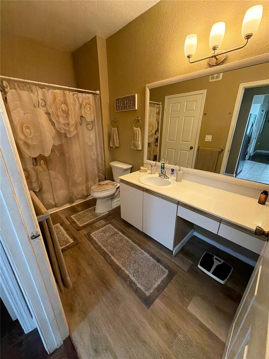 2600 Robert Trent Jones Unit 914, Orlando, FL 32835