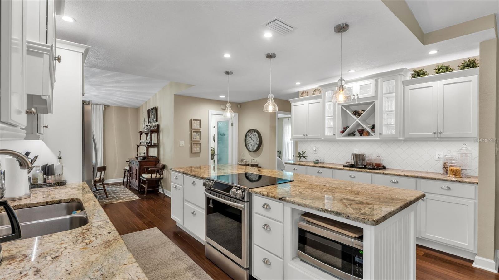 906 Crestview, Auburndale, FL 33823