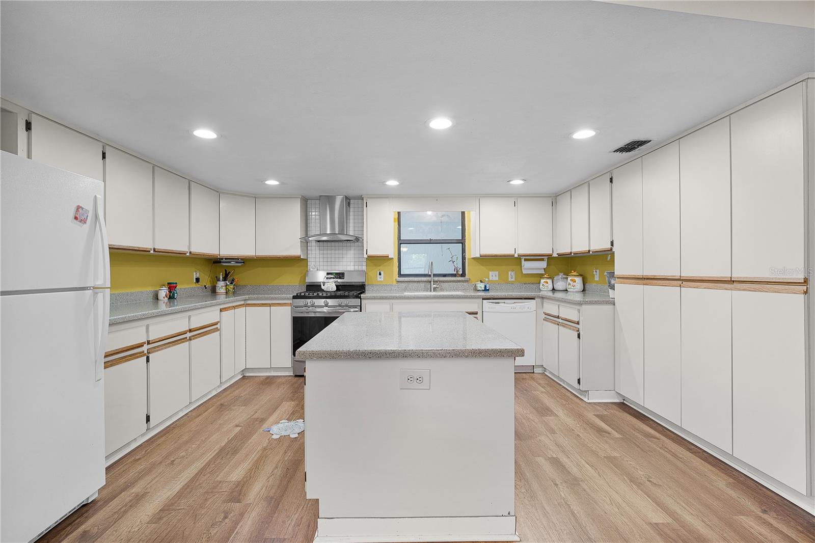 12 Cherry Blossom, Winter Haven, FL 33884