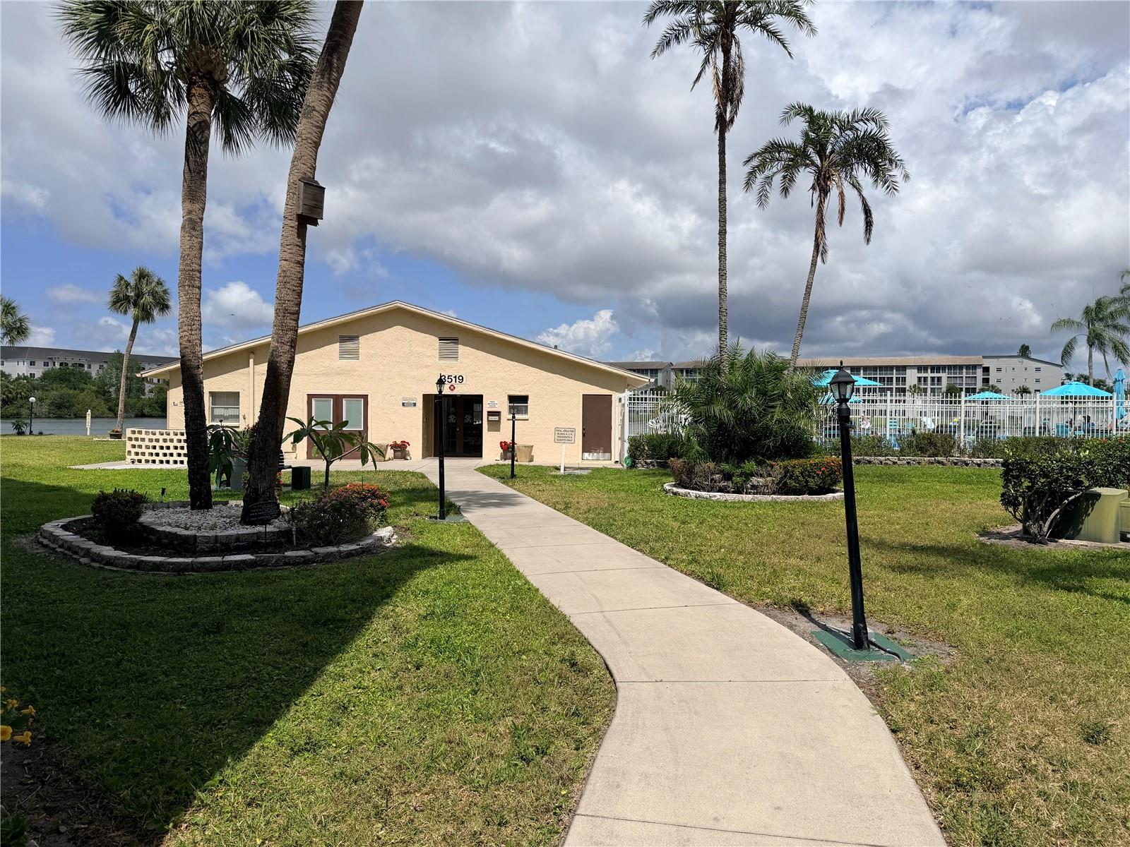 3621 Lake Bayshore Unit J-403, Bradenton, FL 34205