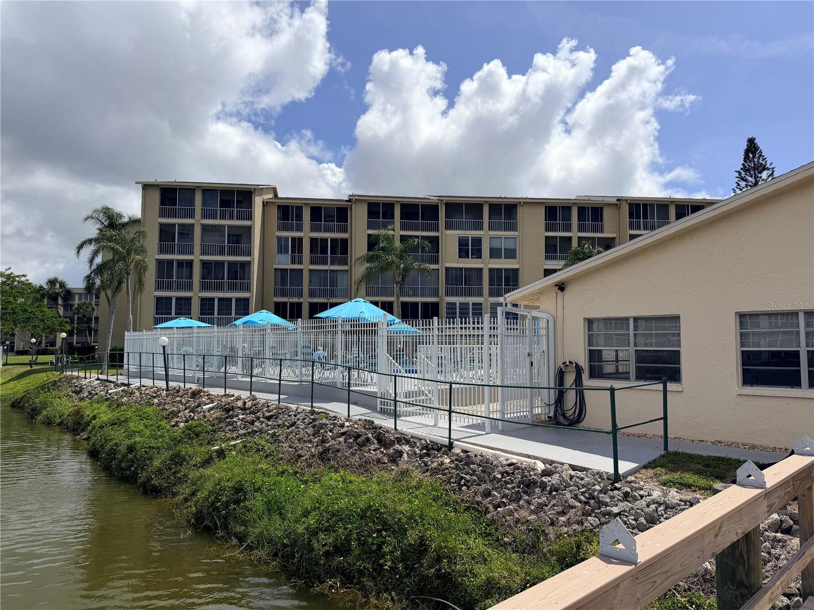3621 Lake Bayshore Unit J-403, Bradenton, FL 34205