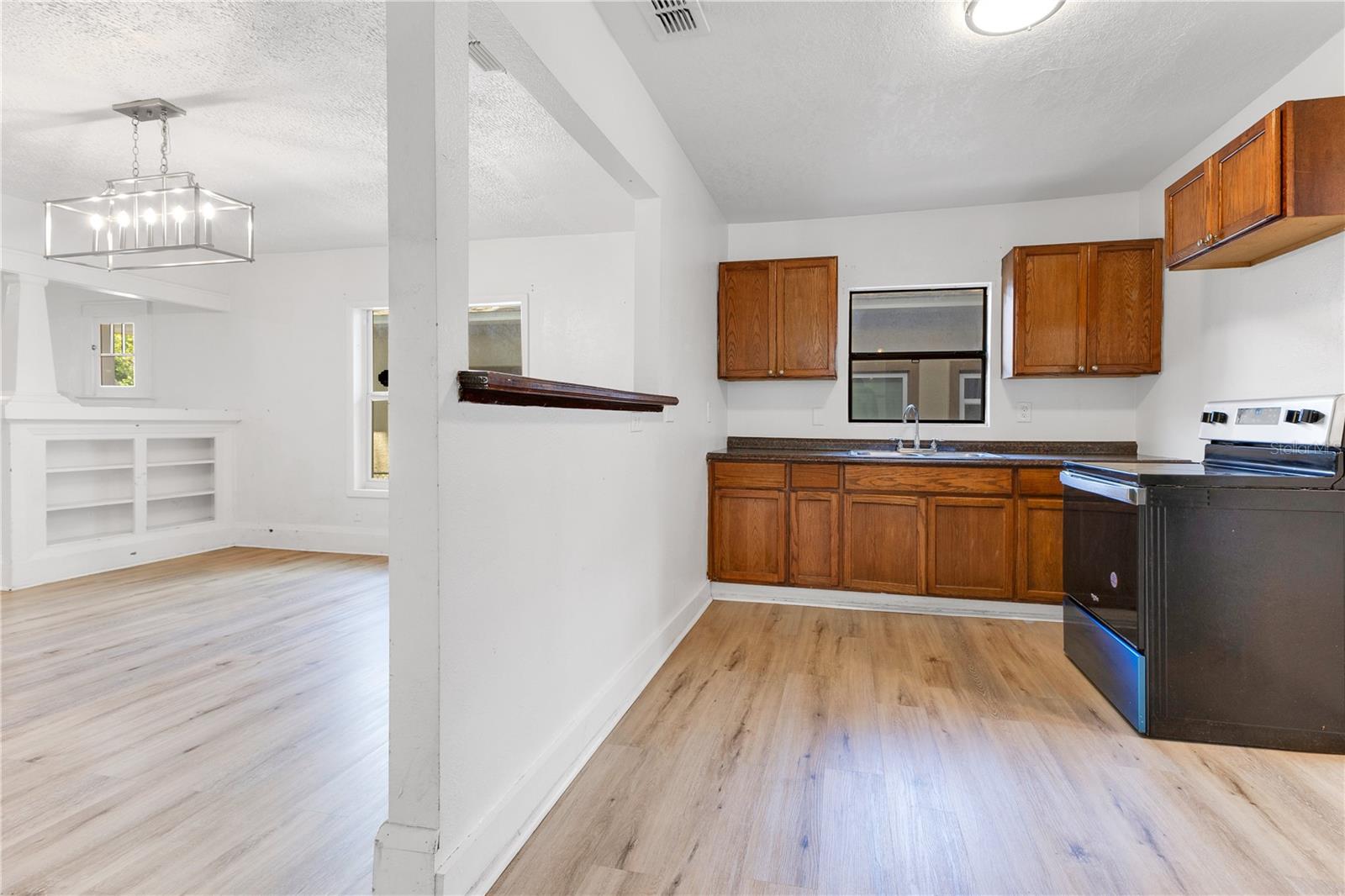 1029 Colyer, Orlando, FL 32805