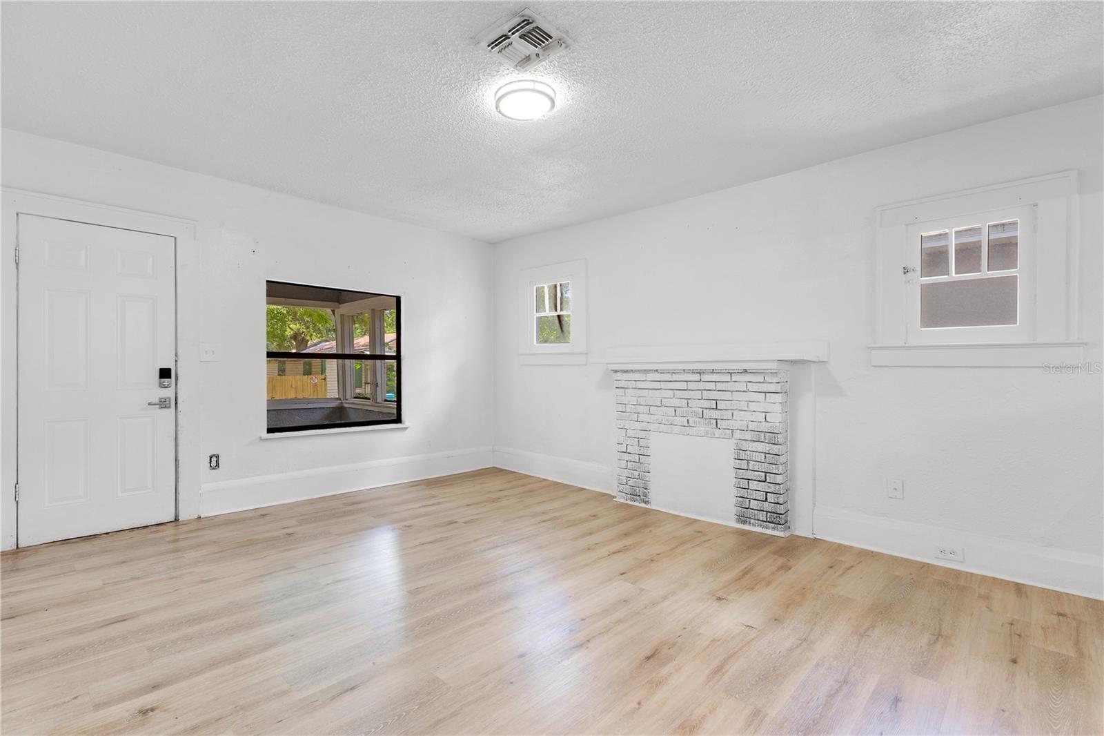 1029 Colyer, Orlando, FL 32805
