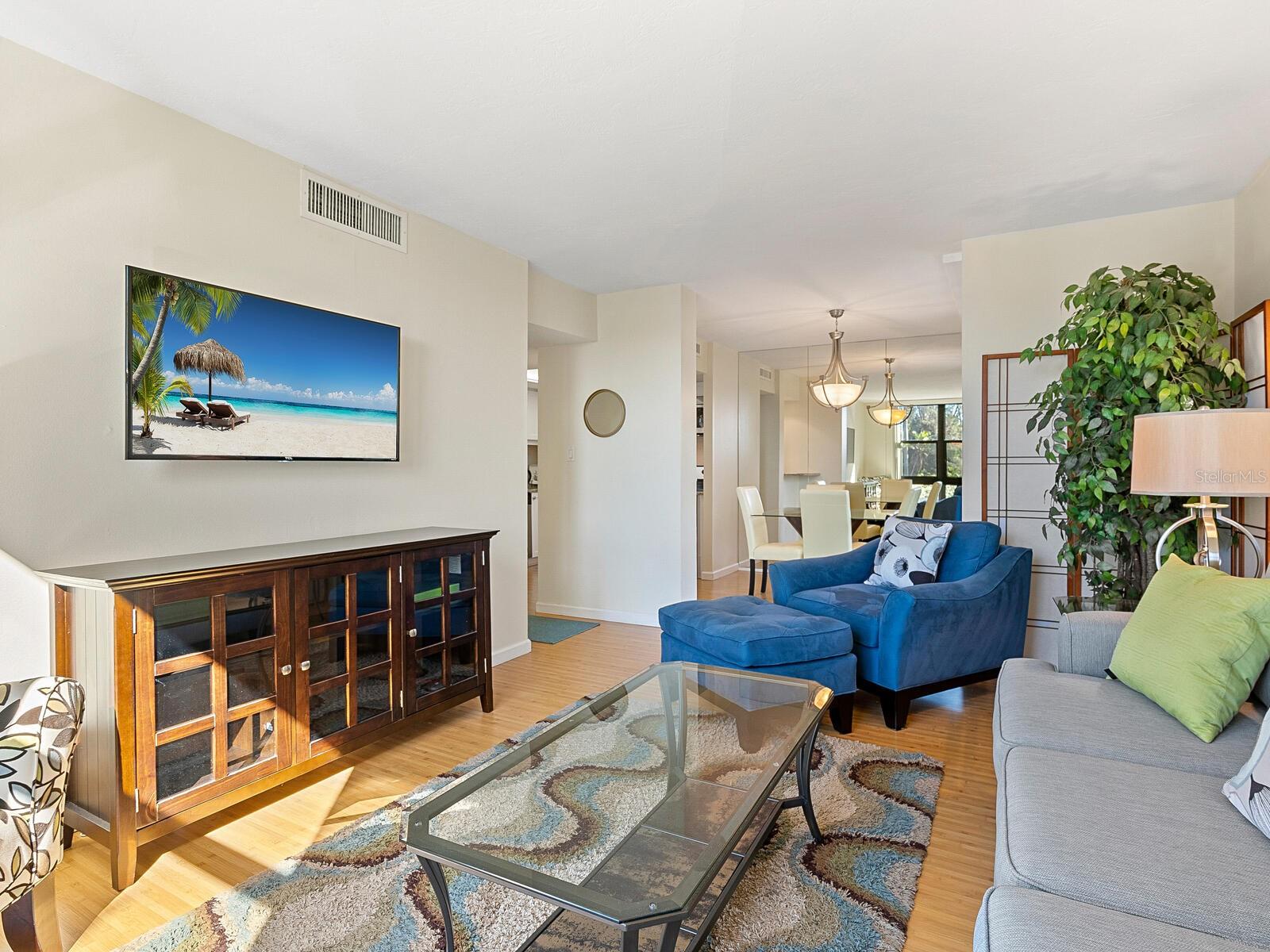 22 Sandy Cove Unit Apt 203, Sarasota, FL 34242