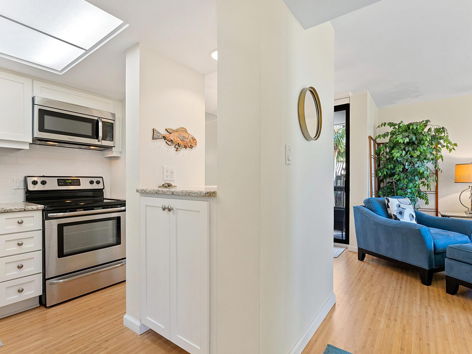 22 Sandy Cove Unit Apt 203, Sarasota, FL 34242