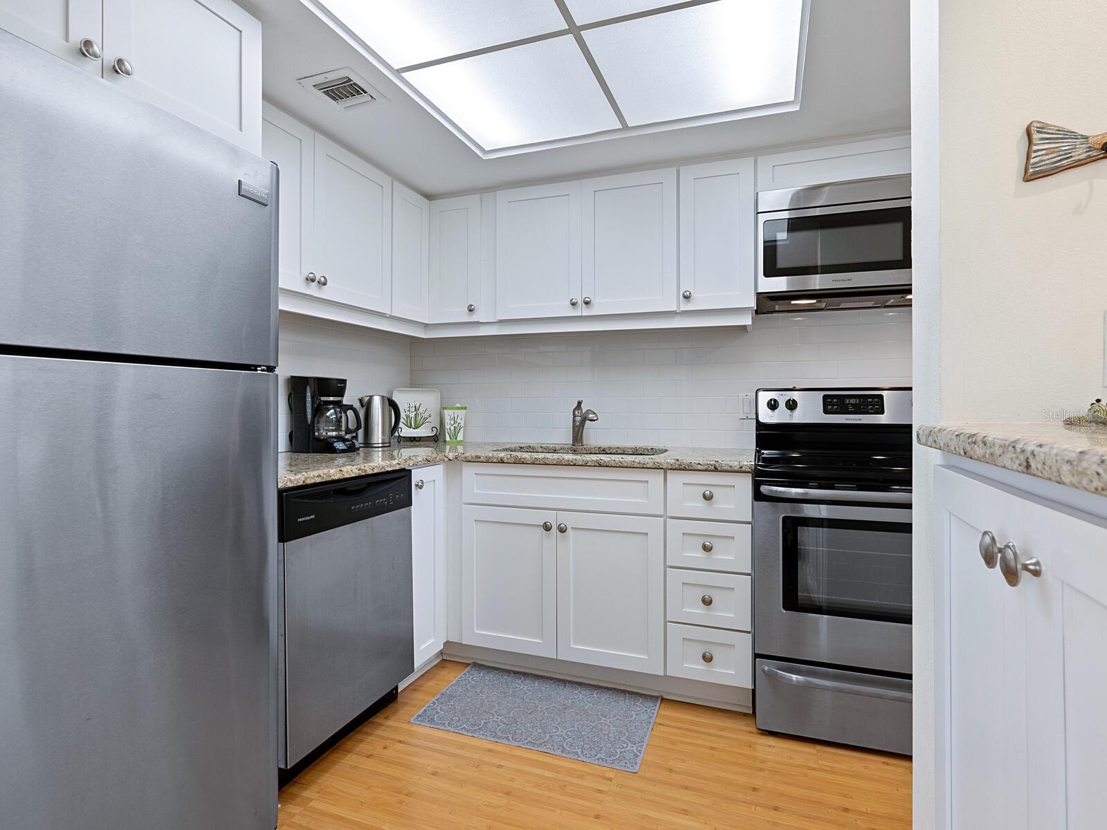 22 Sandy Cove Unit Apt 203, Sarasota, FL 34242