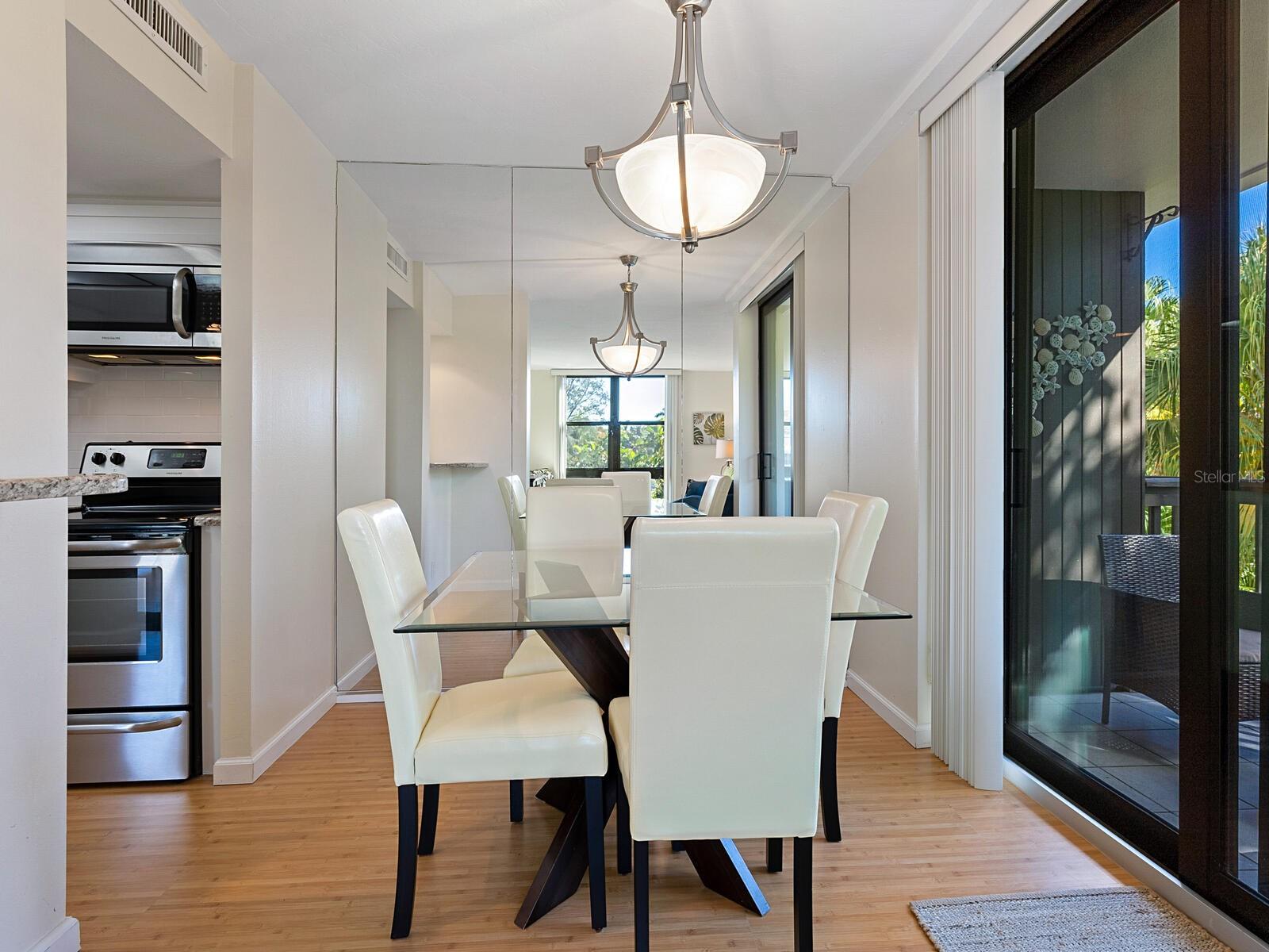 22 Sandy Cove Unit Apt 203, Sarasota, FL 34242