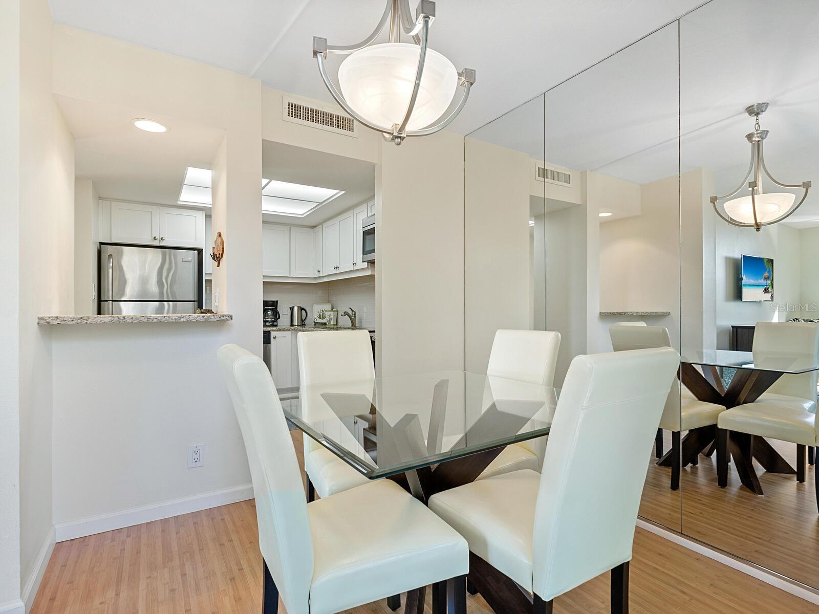 22 Sandy Cove Unit Apt 203, Sarasota, FL 34242