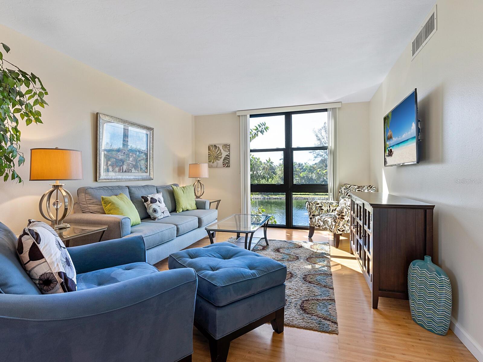 22 Sandy Cove Unit Apt 203, Sarasota, FL 34242