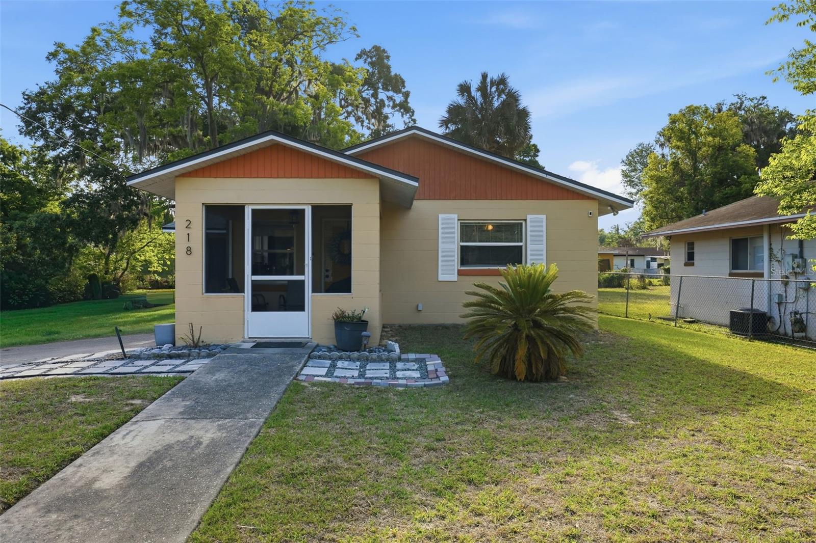 218 S East, Leesburg, FL 34748