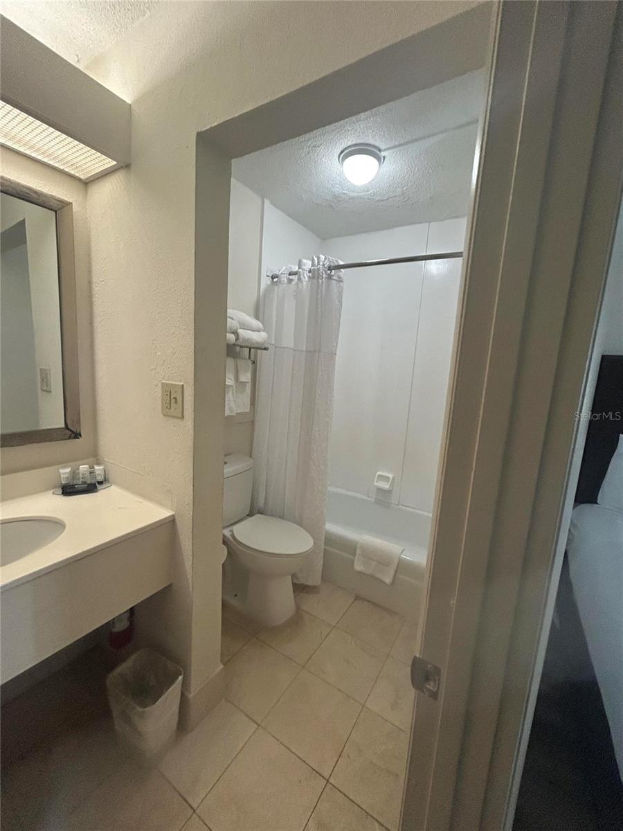 7150 Tamiami Unit S-604, Sarasota, FL 34243