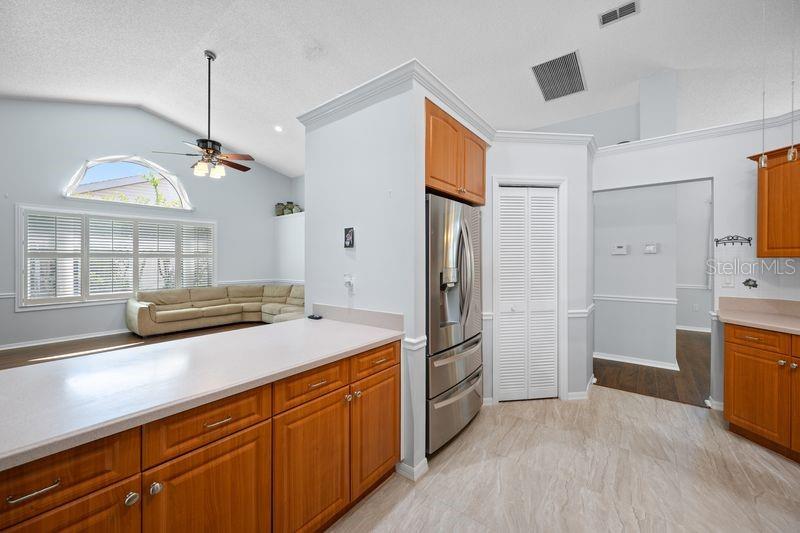 5321 Gardens Dr, Sarasota, FL 34243