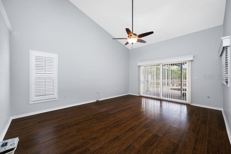 5321 Gardens Dr, Sarasota, FL 34243