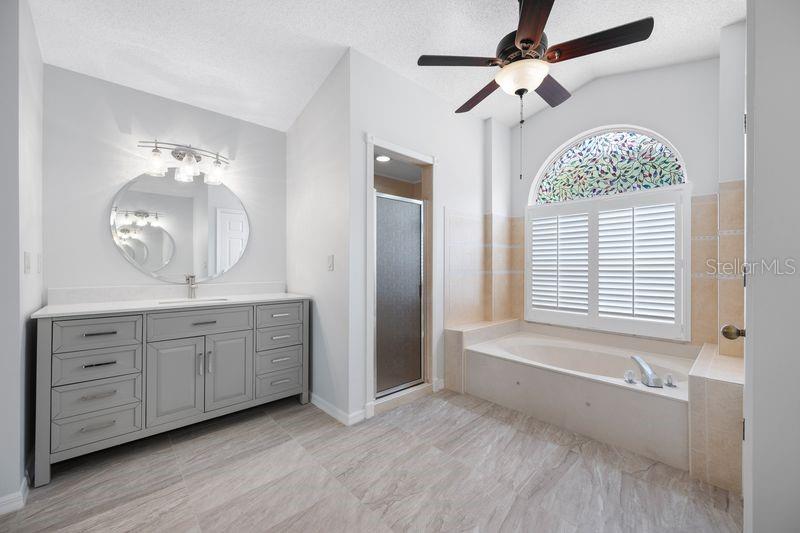 5321 Gardens Dr, Sarasota, FL 34243
