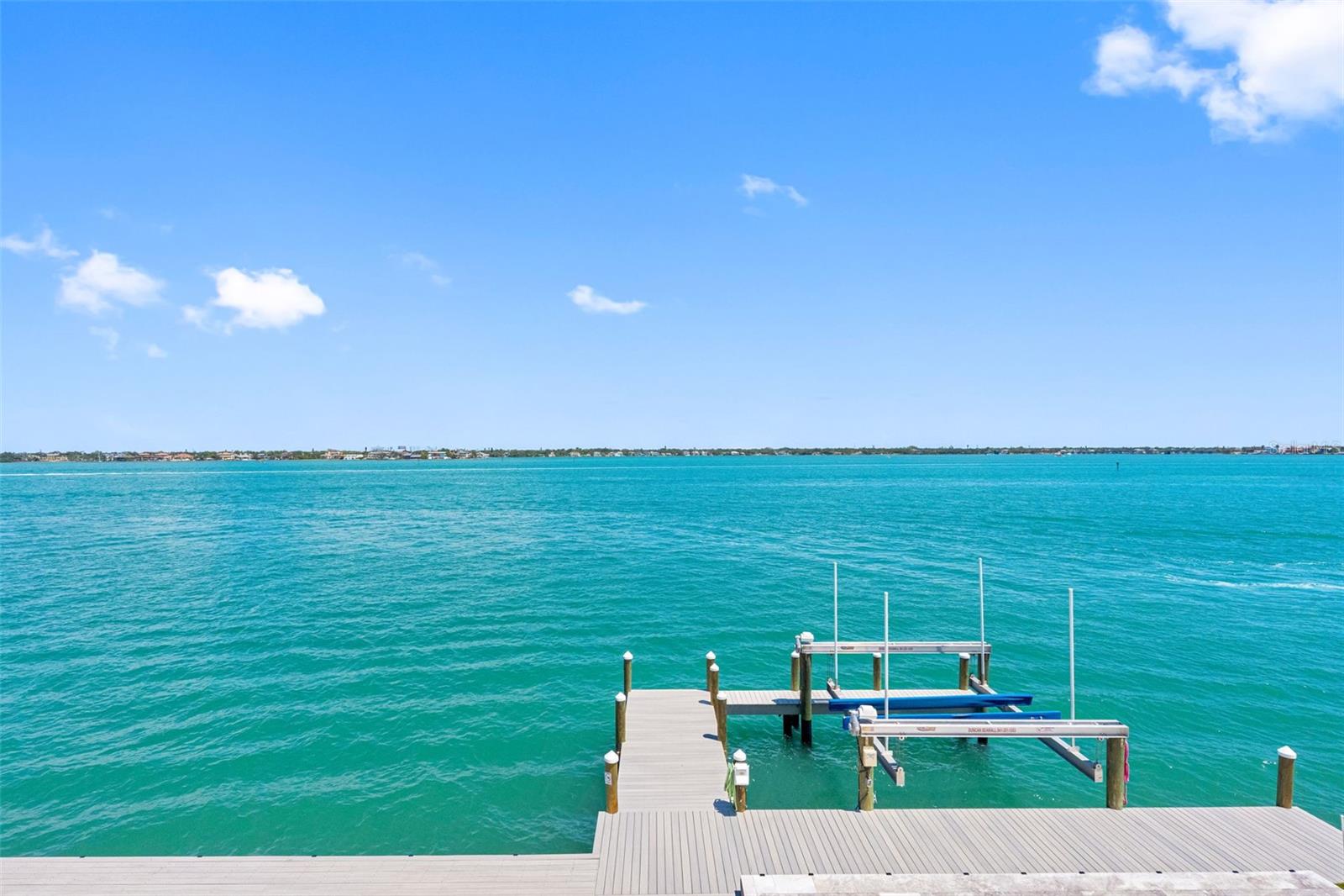 487 Meadow Lark Dr, Sarasota, FL 34236