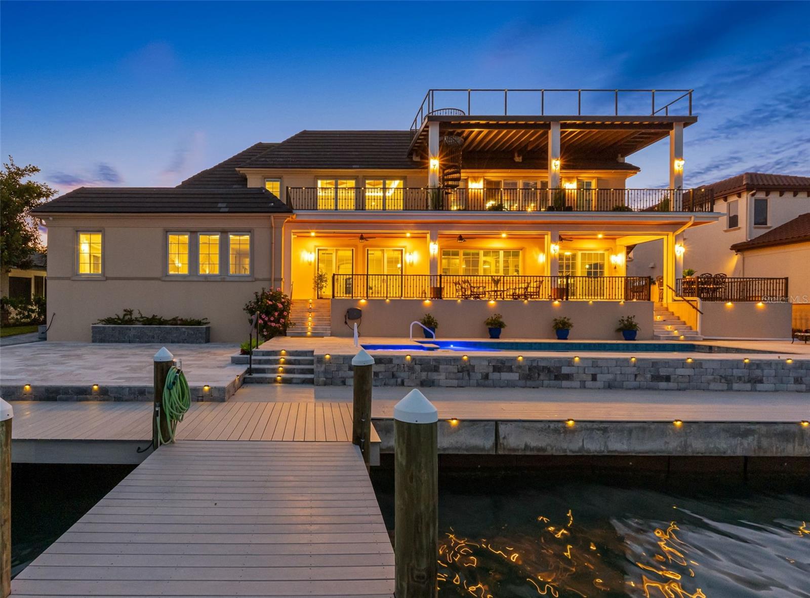 487 Meadow Lark Dr, Sarasota, FL 34236