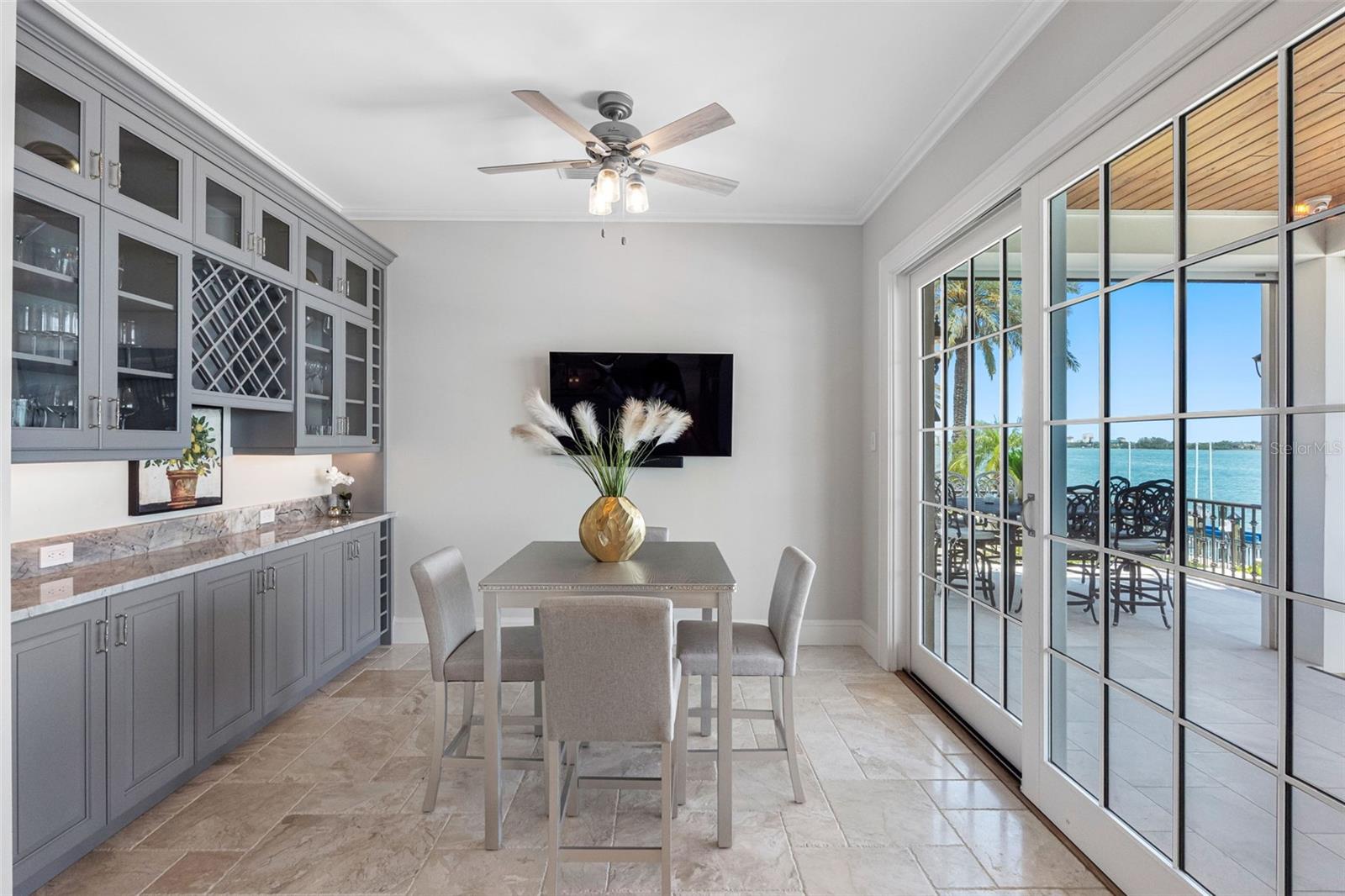487 Meadow Lark Dr, Sarasota, FL 34236