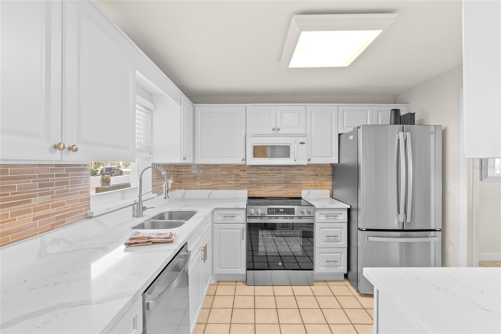 4775 Cove Unit 104, St Petersburg, FL 33708