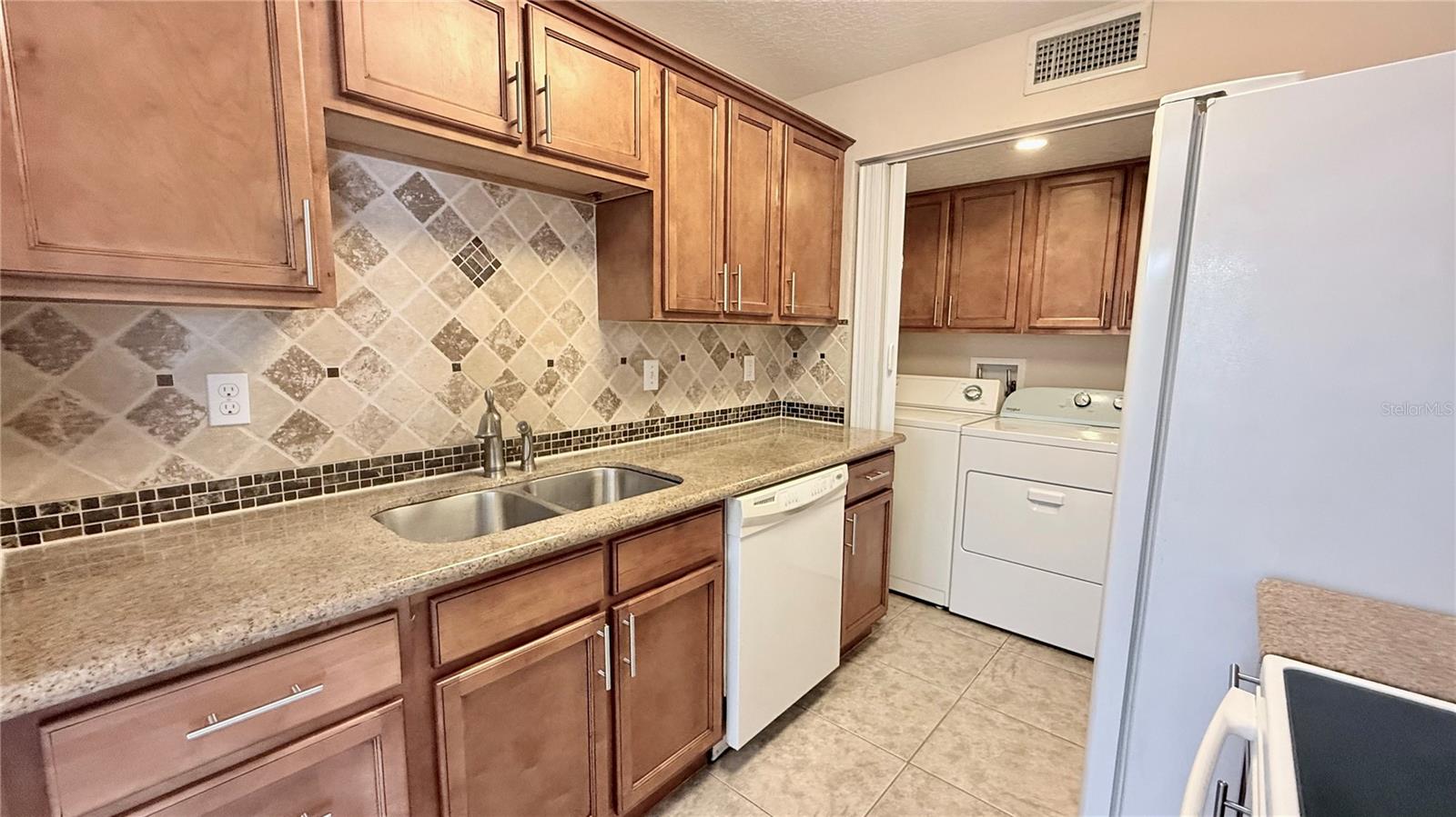 524 Orange Unit 11, Altamonte Springs, FL 32701