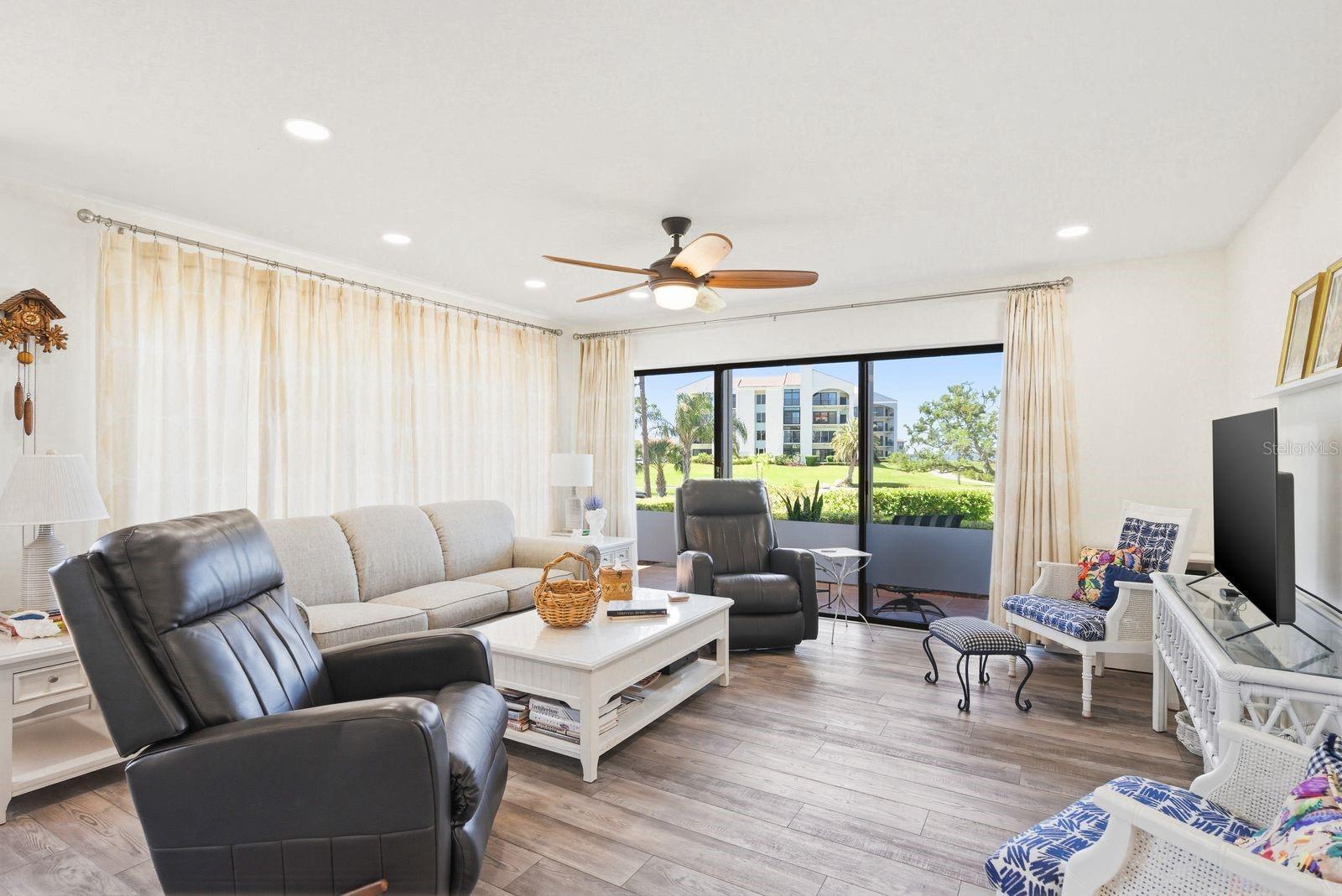 302 Mariner Unit 302, Tarpon Springs, FL 34689