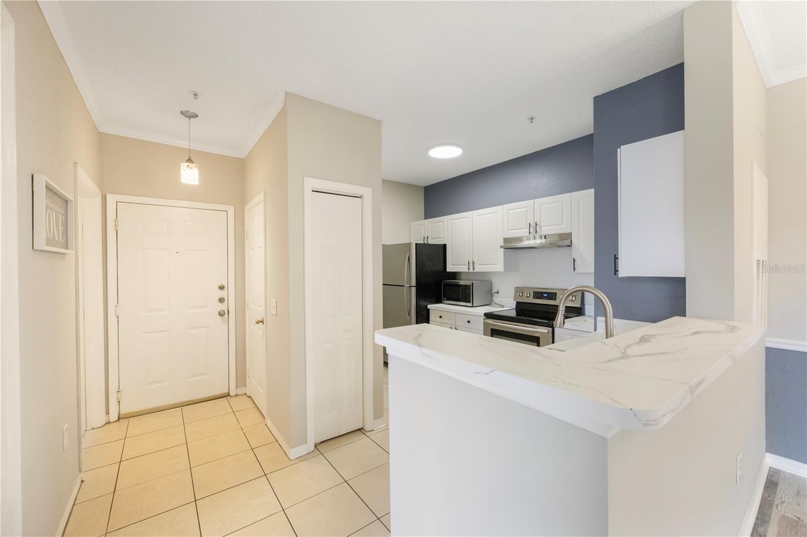 18001 Richmond Place Unit 1010, Tampa, FL 33647