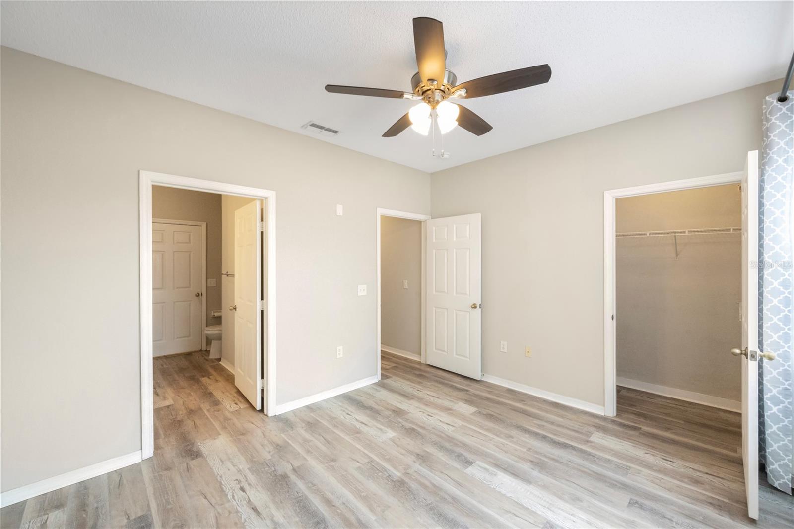 18001 Richmond Place Unit 1010, Tampa, FL 33647