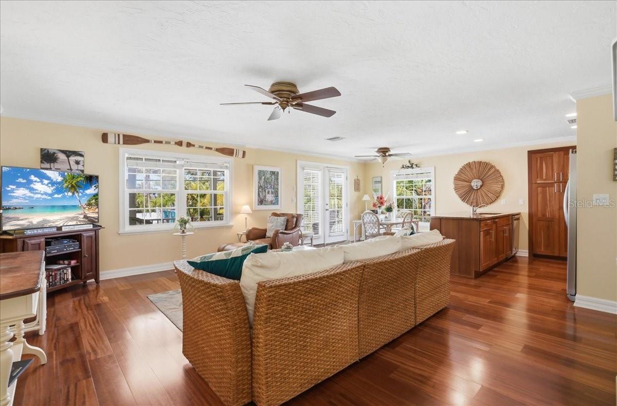 2811 Gulf, Holmes Beach, FL 34217