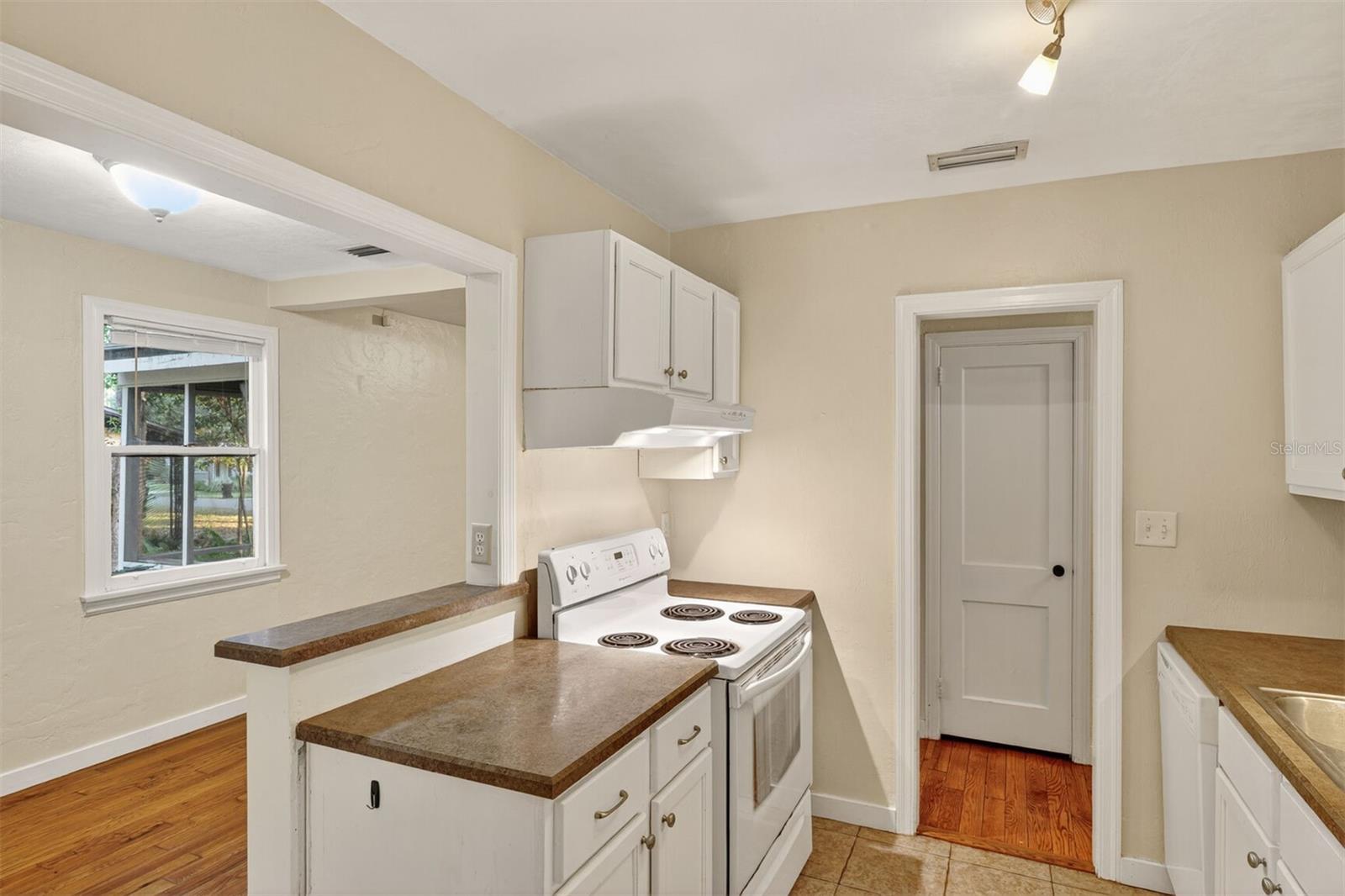 914 6th, Gainesville, FL 32601
