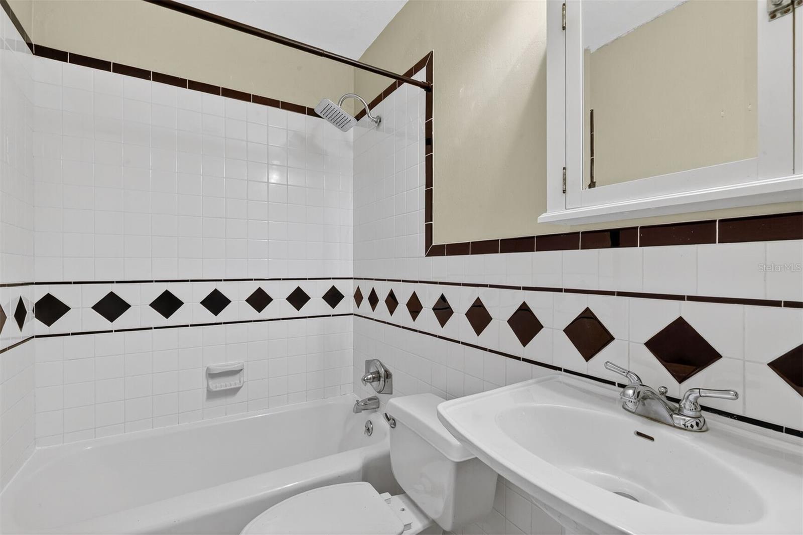 914 6th, Gainesville, FL 32601
