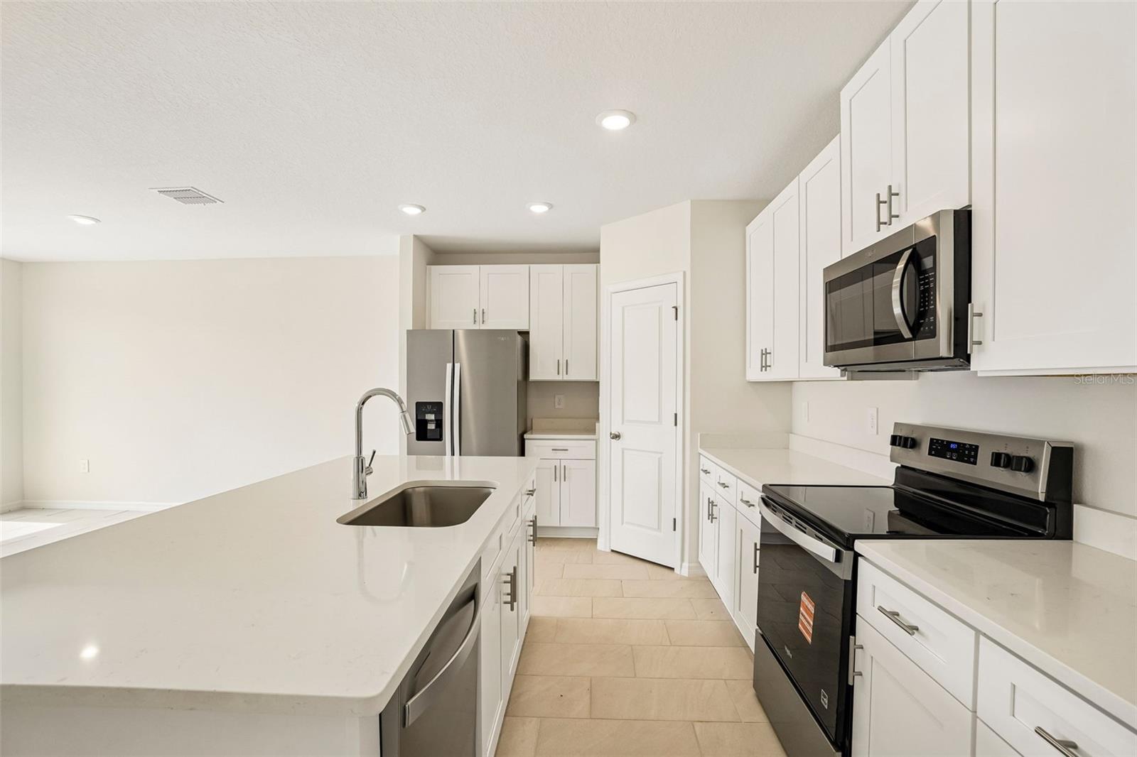 12574 Hourglass, Dade City, FL 33525