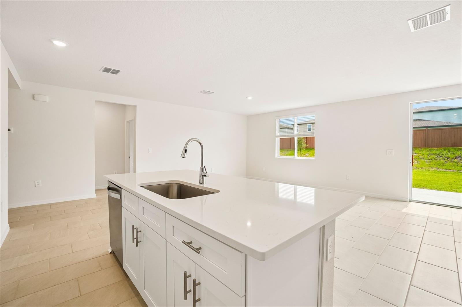 12574 Hourglass, Dade City, FL 33525