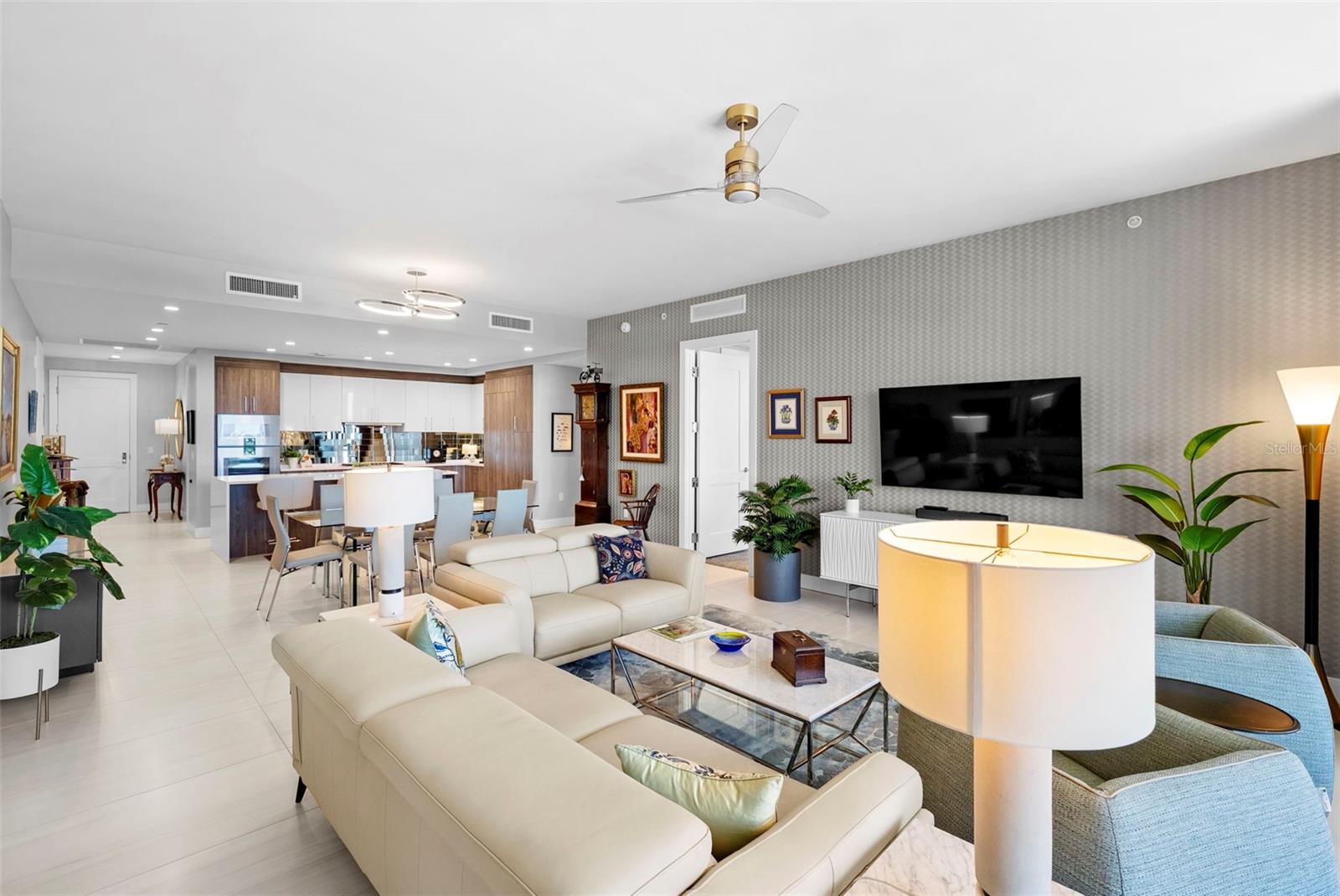 2103 Bayshore Unit 703, Tampa, FL 33606