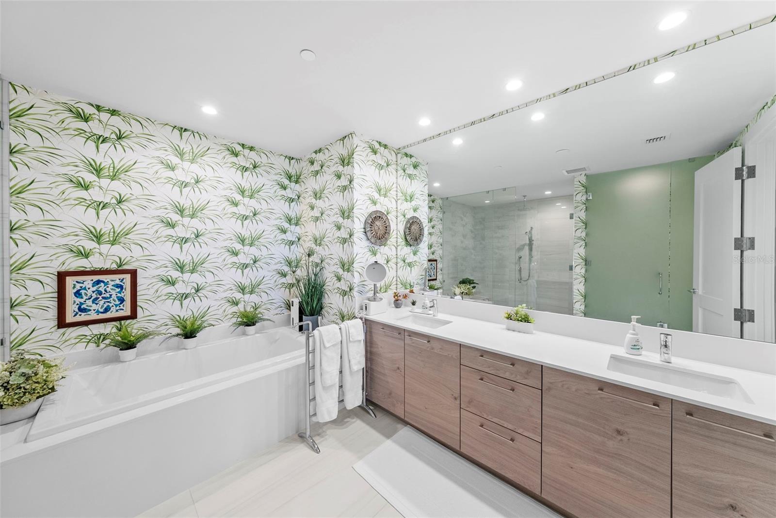 2103 Bayshore Unit 703, Tampa, FL 33606