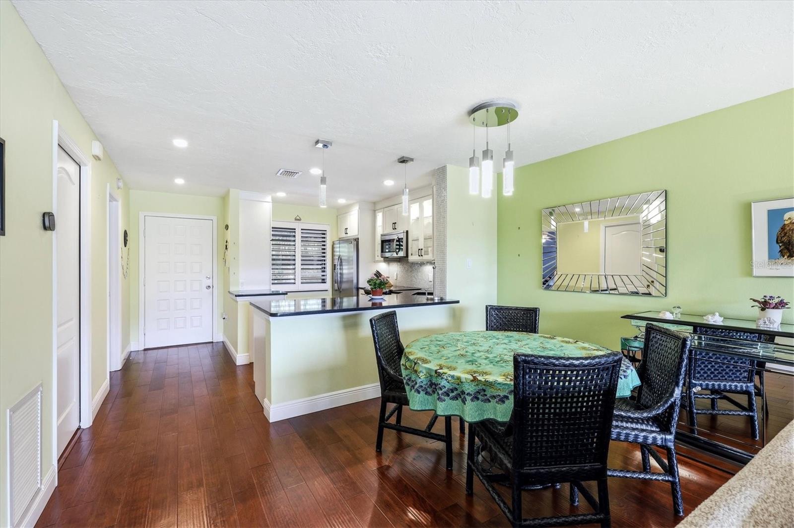 5186 Lake Village Unit 90, Sarasota, FL 34235