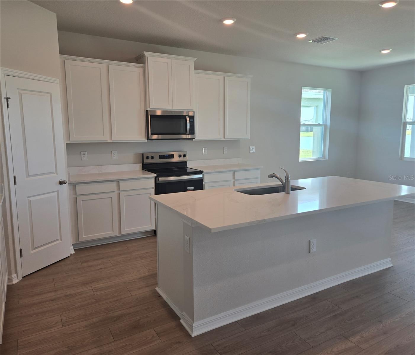 17131 James, Parrish, FL 34219
