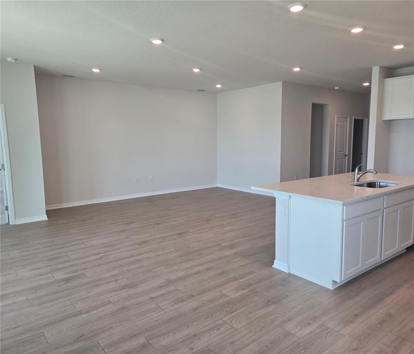 17131 James, Parrish, FL 34219