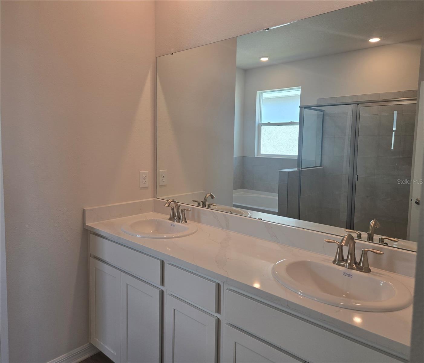 17131 James, Parrish, FL 34219