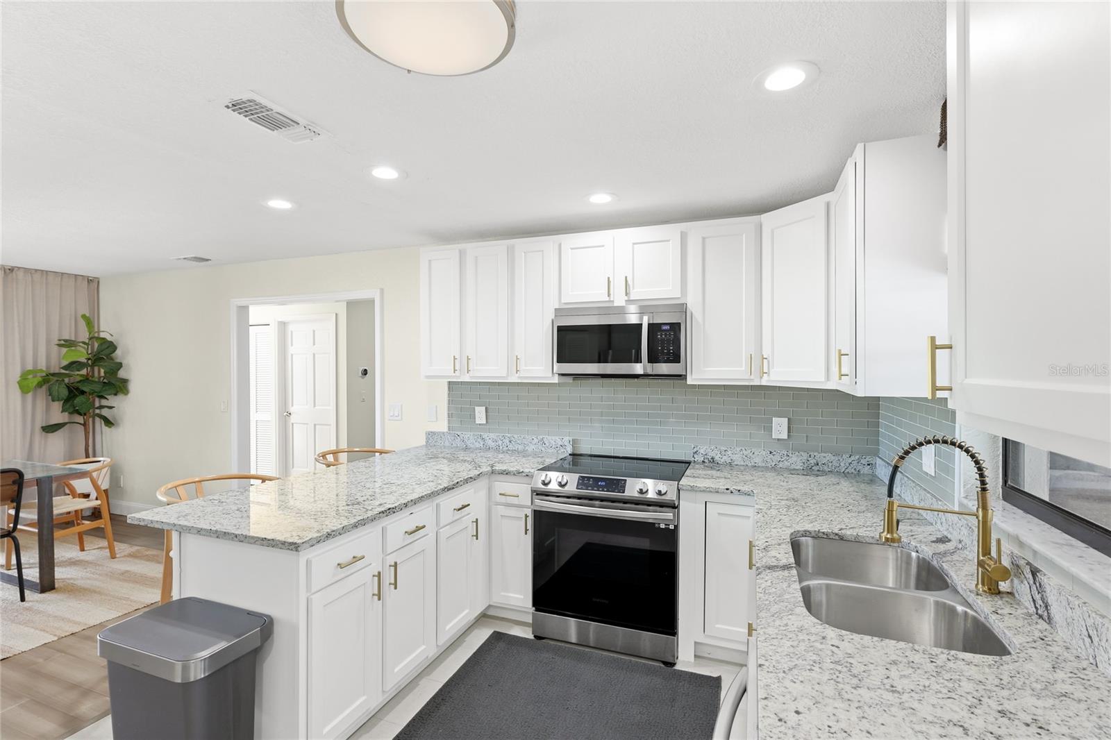 6513 29th, Bradenton, FL 34209
