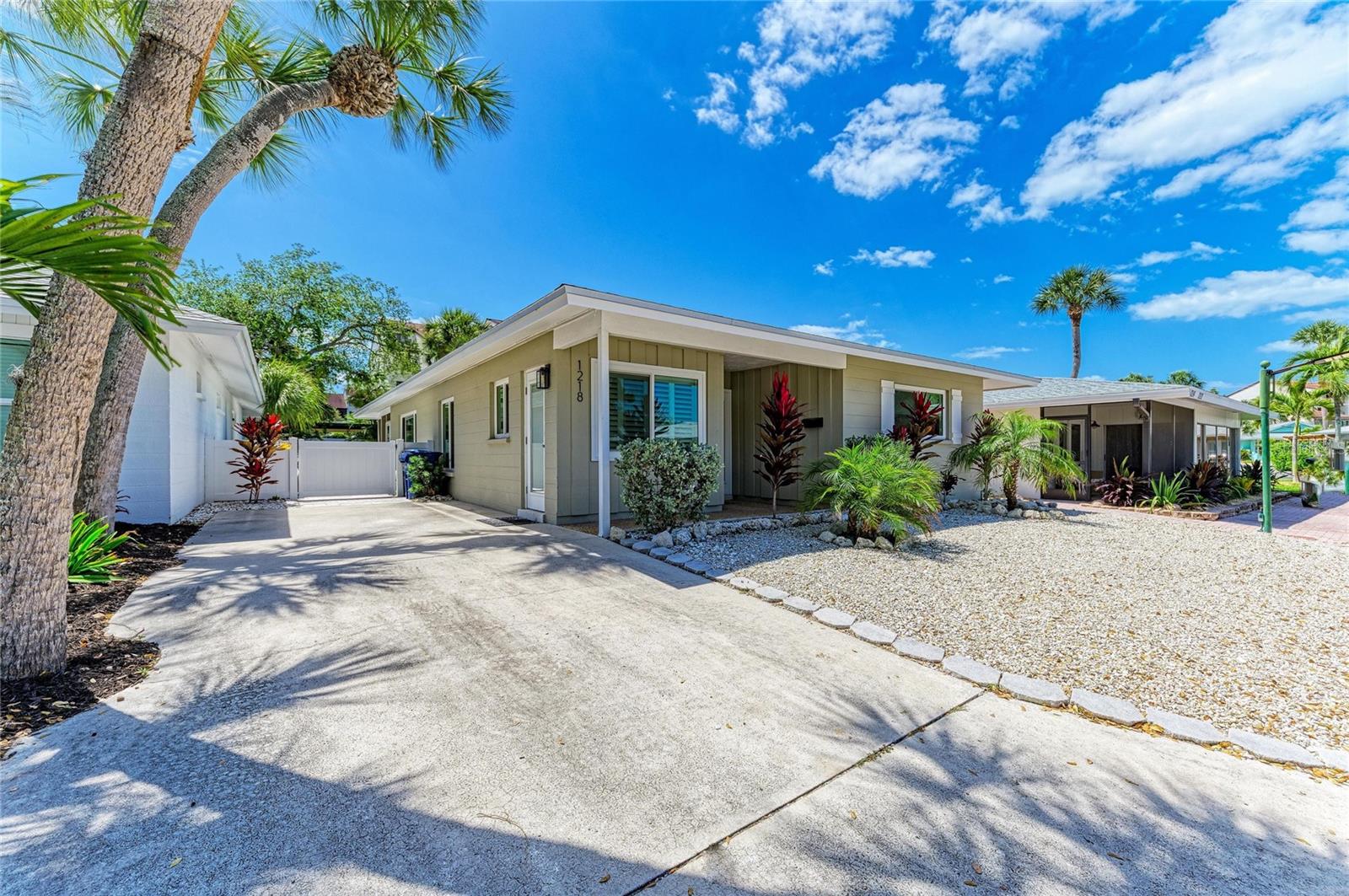 1218 Moonmist Unit S2, Sarasota, FL 34242