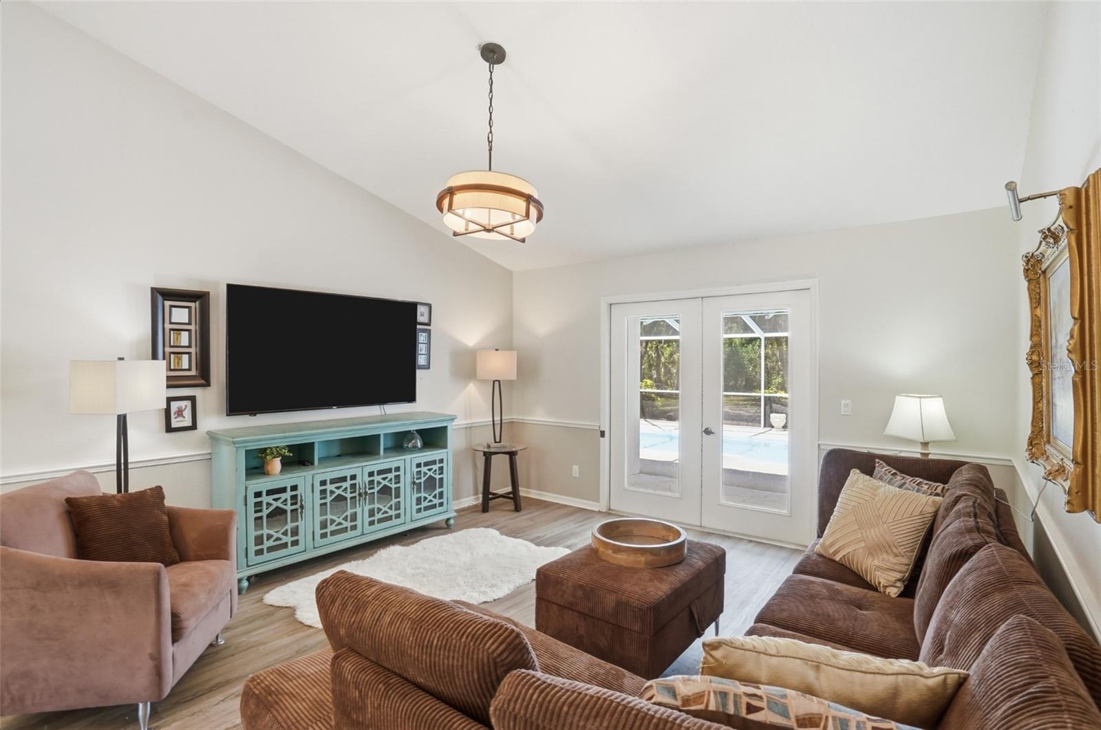 610 Woodview, Bradenton, FL 34212
