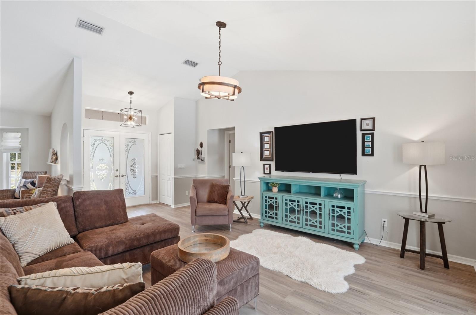 610 Woodview, Bradenton, FL 34212