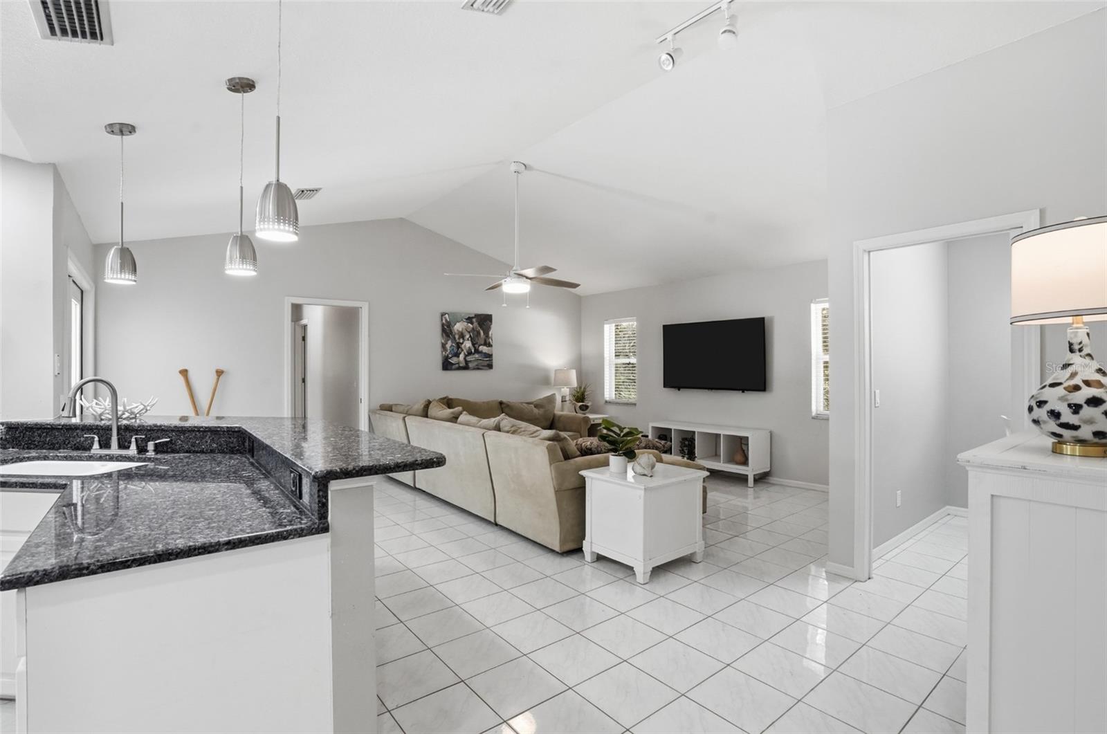 610 Woodview, Bradenton, FL 34212