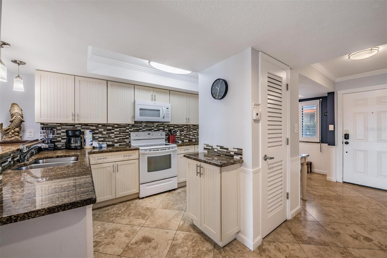 7435 Bayshore Unit 303, Treasure Island, FL 33706