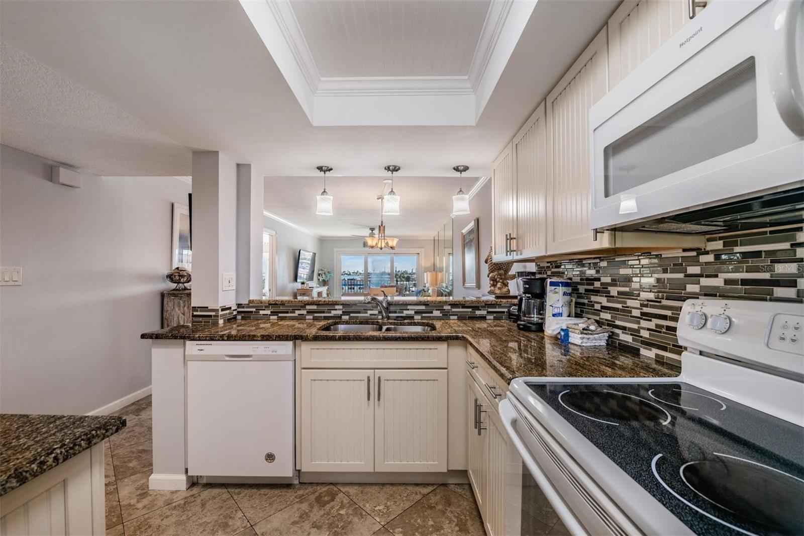 7435 Bayshore Unit 303, Treasure Island, FL 33706